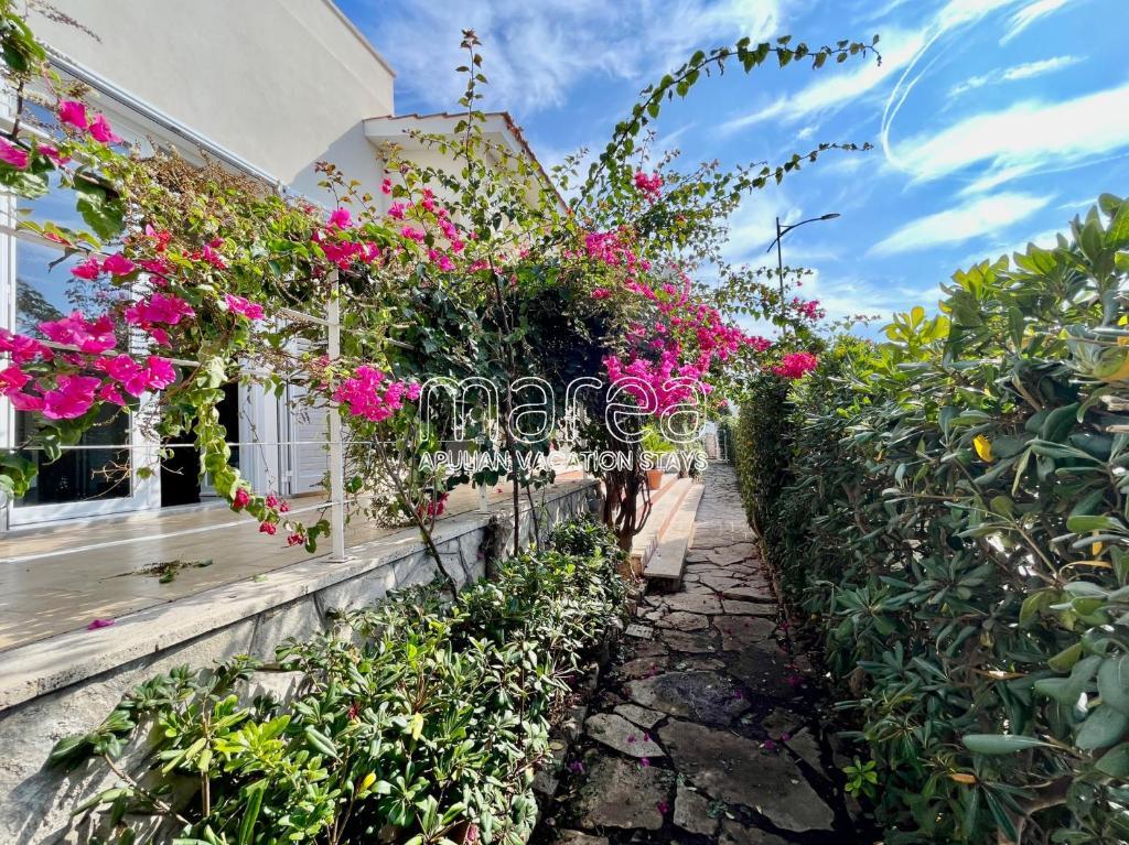 Villa Nauna, Fronte Mare Con Giardino E Terrazzo - Marea Stays Collection Нардо Экстерьер фото